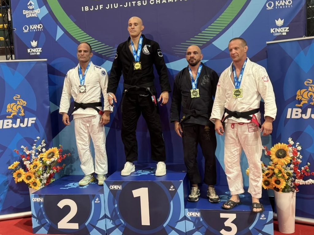 Alejandro González